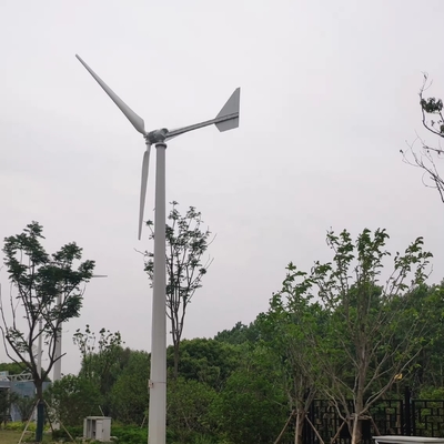 Système d'énergie solaire hybride éolienne Générateur hors réseau de 10 kW avec connexion à une bride