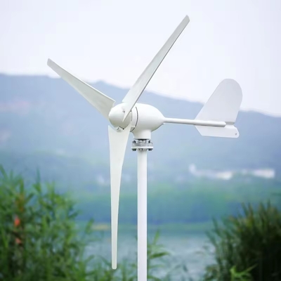 Système de production d'énergie éolienne solaire hybride 3kw 5kw 10kw maison sur le réseau et panneaux photovoltaïques de soutien